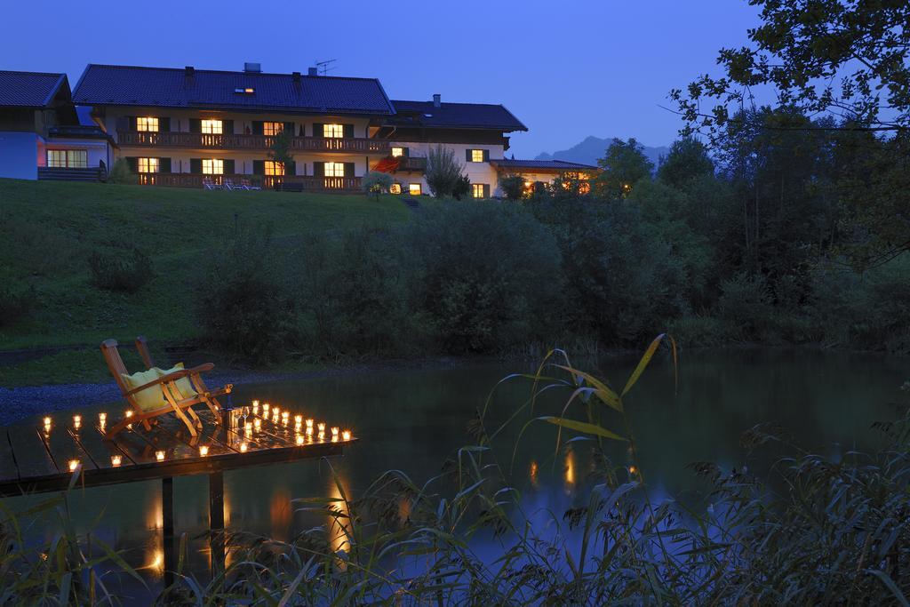 Landhotel Zum Bad Krün Exterior foto