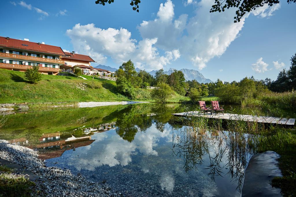 Landhotel Zum Bad Krün Exterior foto